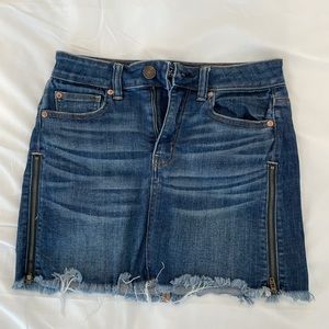 American Eagle denim skirt. In excellent condition I loved this skirt.